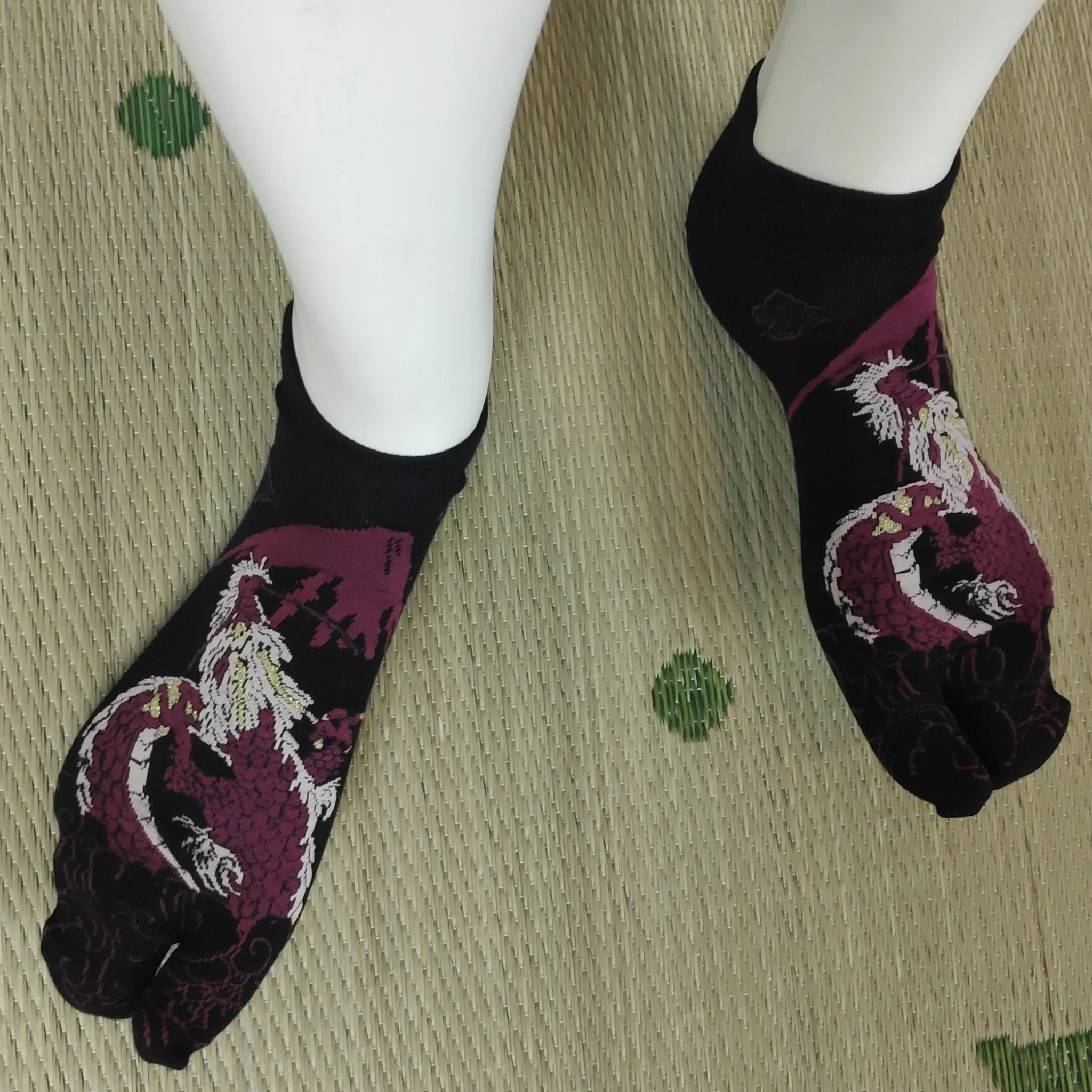 Tabi Socks - Dragon and Mount Fuji